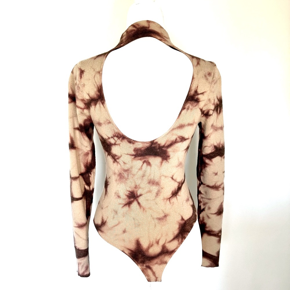 dh New York Splash Knit Bodysuit in Brown & Burgundy